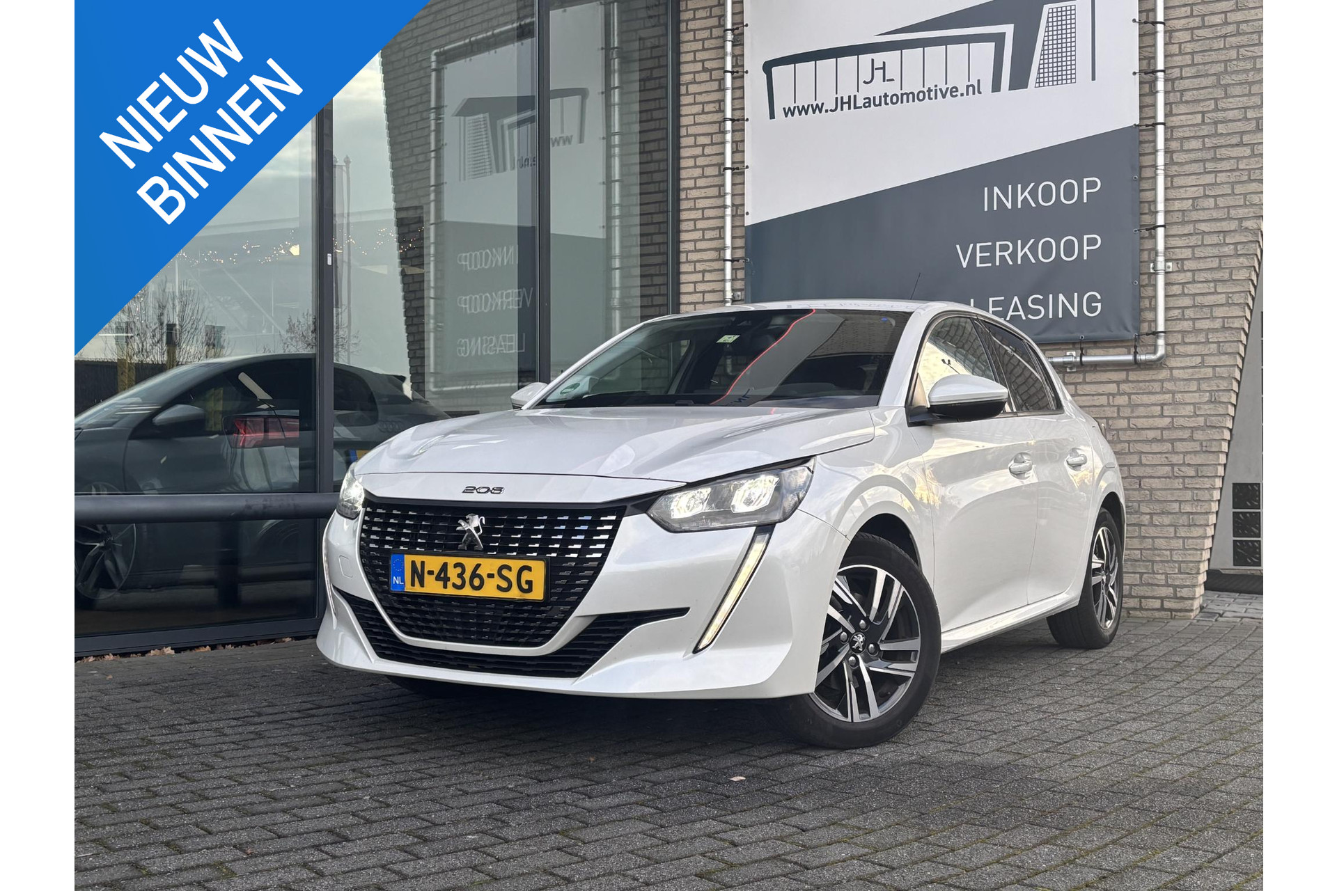 Peugeot 208 1.2 Allure*AUTOM.*ECC*CRUISE*NAVI*CAM*CARPLAY.*